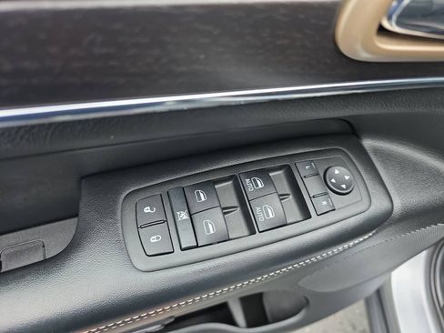 Used 2014 Jeep Grand Cherokee Limited w/ Luxury Group II AWD/4WD image 34