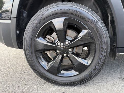 Used 2019 Jeep Cherokee Latitude Plus image 22