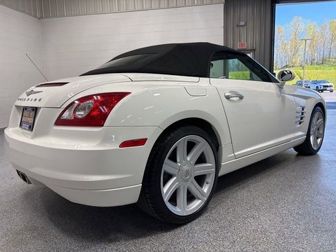 Used 2006 Chrysler Crossfire Limited RWD image 7