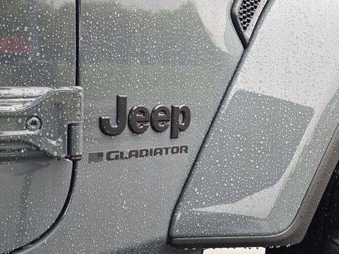 New 2025 Jeep Gladiator Sport image 6