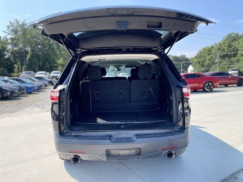 Used 2018 Chevrolet Traverse LT FWD image 7