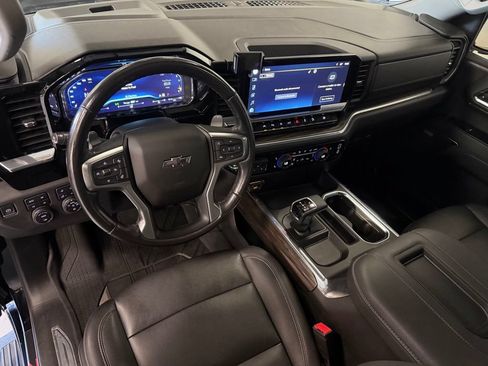 Used 2022 Chevrolet Silverado 1500 LT Trail Boss w/ LT Trail Boss Premium Package AWD/4WD image 9
