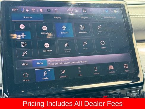 Used 2023 Jeep Grand Cherokee Limited w/ Luxury Tech Group II AWD/4WD image 25