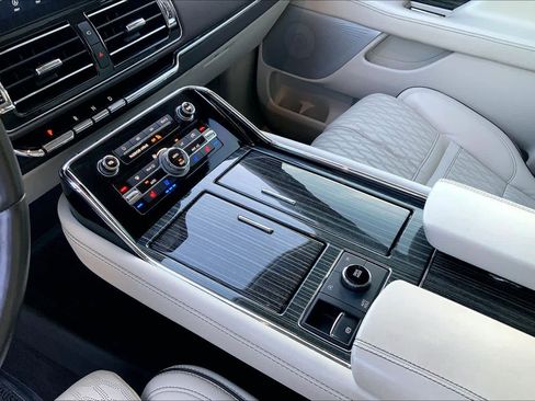 Used 2022 Lincoln Navigator Black Label image 15