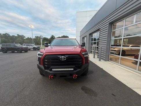 Used 2022 Toyota Tundra SR5 w/ SR5 Convenience Package AWD/4WD image 2