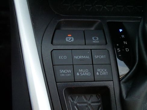 Certified 2024 Toyota RAV4 LE image 27