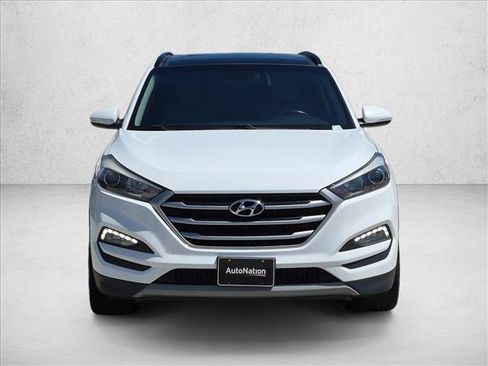 Used 2018 Hyundai Tucson Value FWD image 2