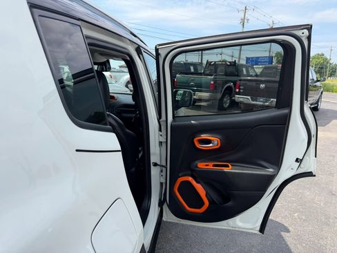 Used 2016 Jeep Renegade Limited AWD/4WD image 35