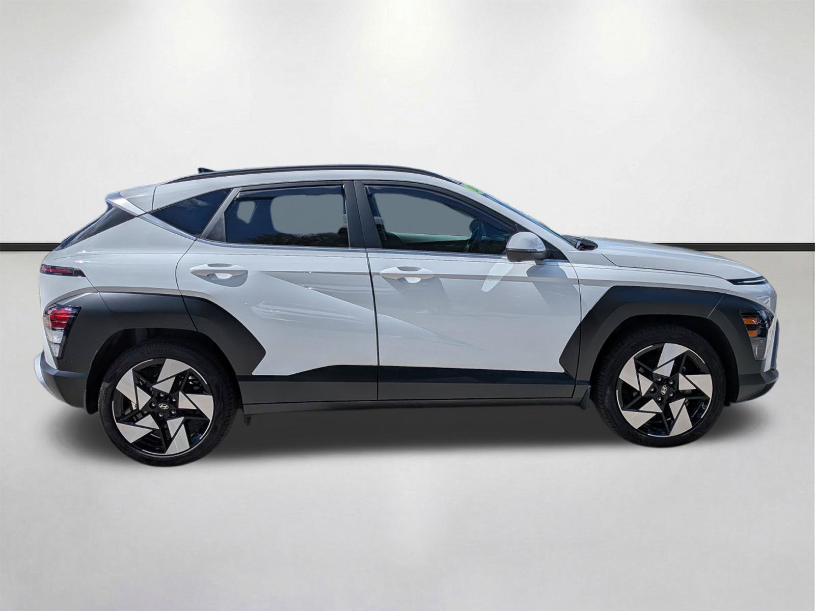 Used 2026 Hyundai Kona Limited FWD image 3