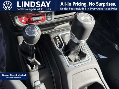 Used 2025 Jeep Wrangler Unlimited Rubicon AWD/4WD image 20