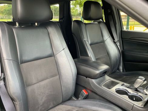 Used 2021 Jeep Grand Cherokee Laredo X image 37