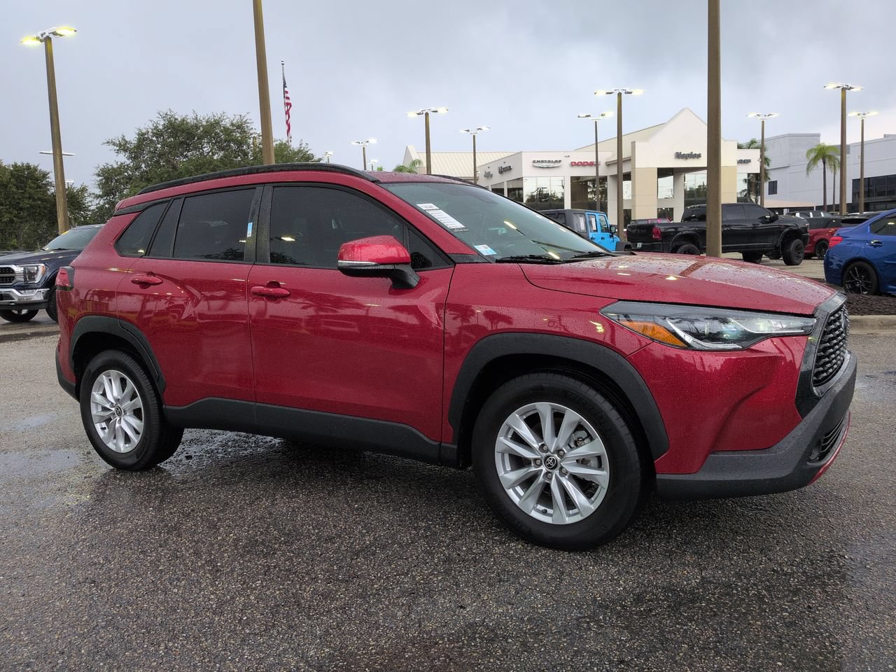 Used 2022 Toyota Corolla Cross LE w/ Moonroof Package FWD image 2