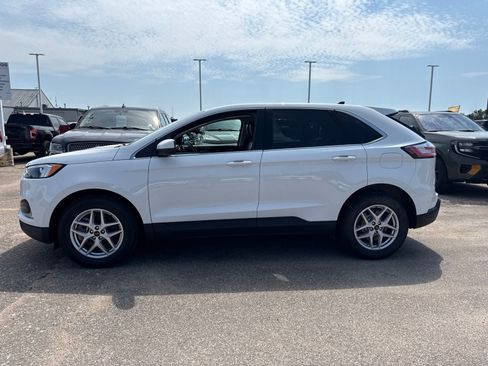 Certified 2023 Ford Edge SEL w/ Convenience Package AWD/4WD image 2