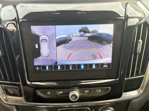 Used 2021 Chevrolet Traverse RS image 33