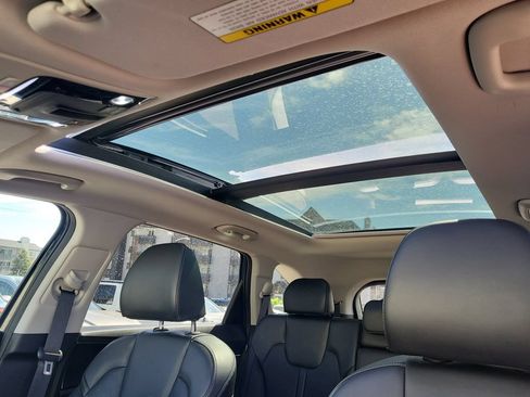 Certified 2025 Kia Sorento S w/ Panoramic Sunroof Package AWD/4WD image 14