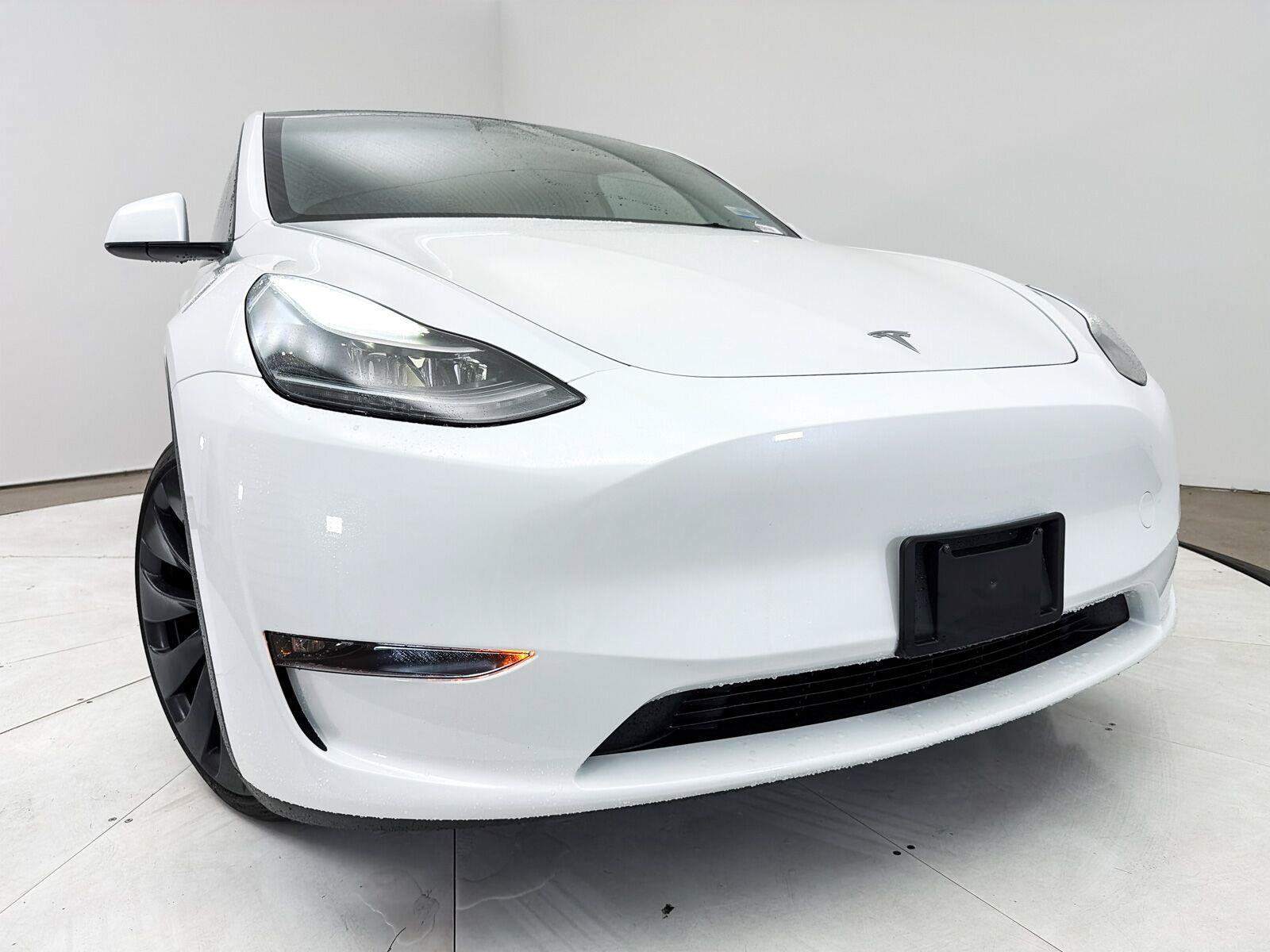 Used 2023 Tesla Model Y Performance AWD/4WD image 2