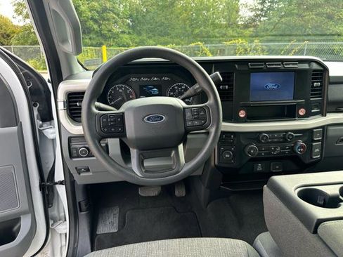 Used 2024 Ford F250 XLT image 26
