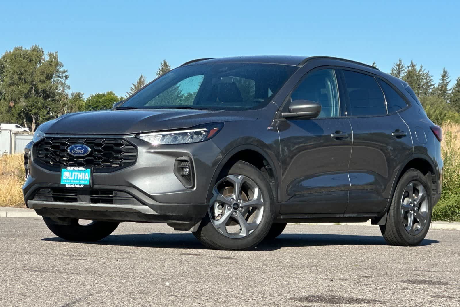 Certified 2025 Ford Escape ST-Line Select AWD/4WD image 1