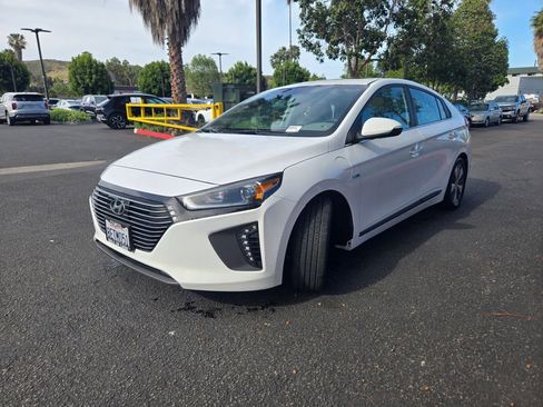 Used 2018 Hyundai Ioniq Limited w/ Ultimate Package 02 FWD image 4
