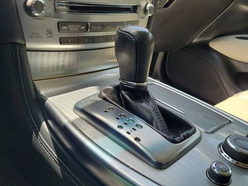 Used 2016 INFINITI Q70 3.7 RWD image 27
