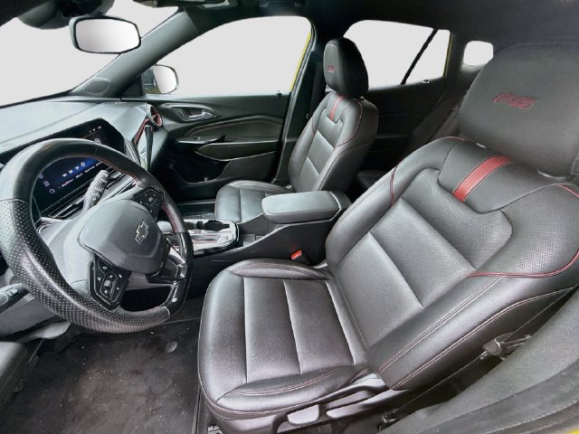 Used 2024 Chevrolet Trax RS w/ Sunroof Package FWD image 27