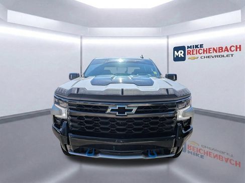 Used 2023 Chevrolet Silverado 1500 ZR2 w/ Technology Package AWD/4WD image 8
