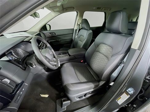 New 2026 Nissan Pathfinder SV image 13