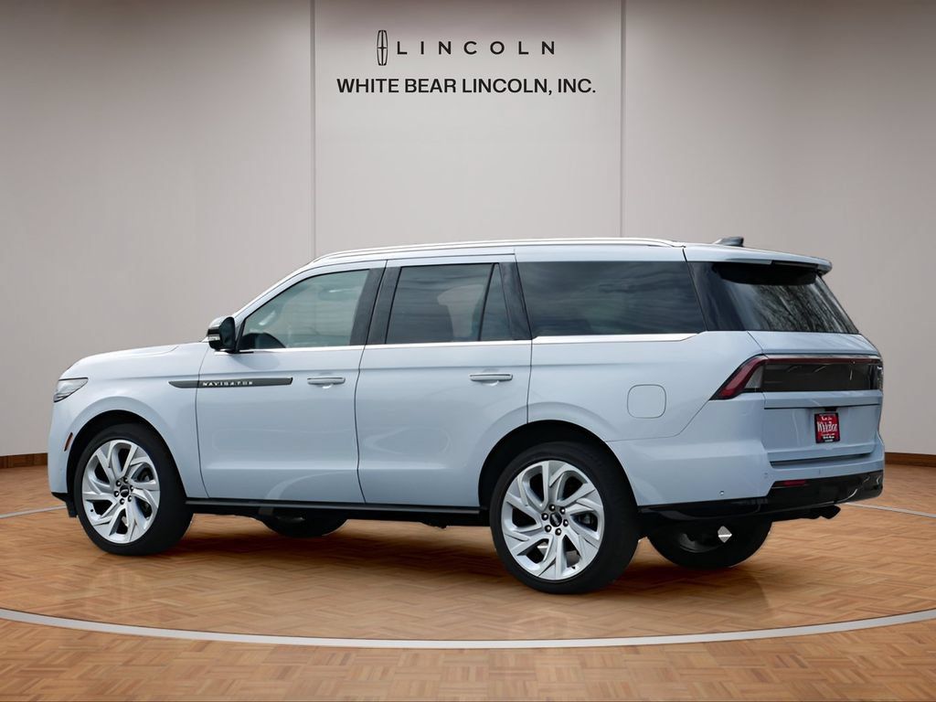 Used 2025 Lincoln Navigator Black Label AWD/4WD image 7