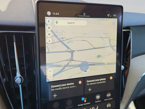 New 2026 Volvo XC60 B5 Plus w/ Climate Package image 20