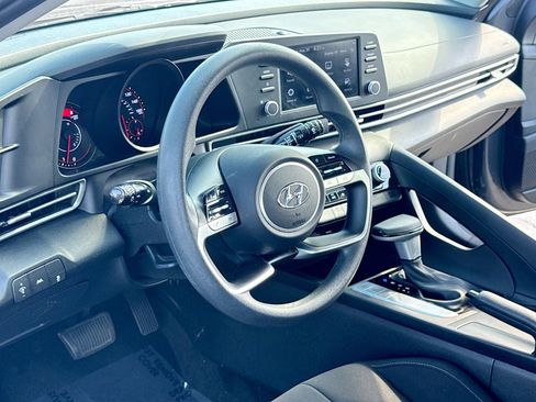 Certified 2023 Hyundai Elantra SEL FWD image 4