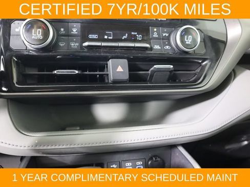 Used 2022 Toyota Highlander XLE AWD/4WD image 53