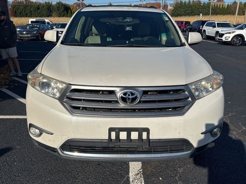 Used 2013 Toyota Highlander Plus image 8