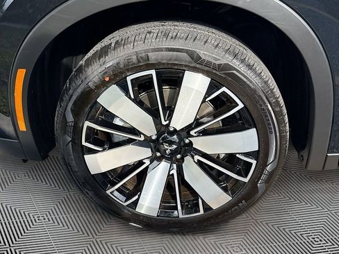 New 2025 Mitsubishi Outlander SE image 34