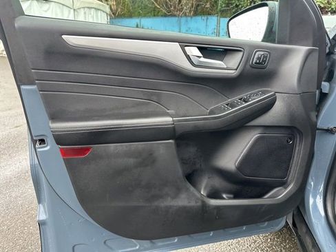 Used 2023 Ford Escape Platinum w/ Premium Technology Package image 22