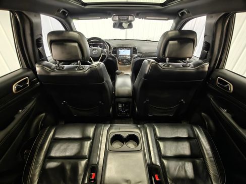 Used 2015 Jeep Grand Cherokee Overland w/ Advanced Technology Group AWD/4WD image 29