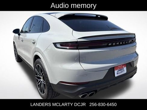 Used 2024 Porsche Cayenne S image 7