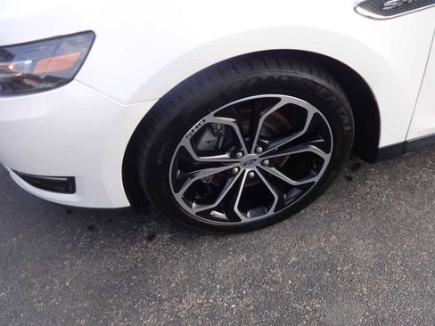 Used 2019 Ford Taurus SHO image 3