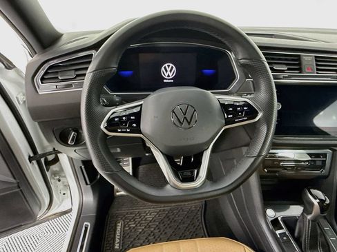 Used 2023 Volkswagen Tiguan SE R-Line FWD image 12