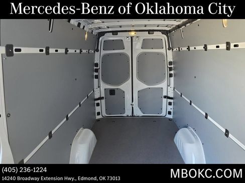 Used 2025 Mercedes-Benz Sprinter 2500 image 12