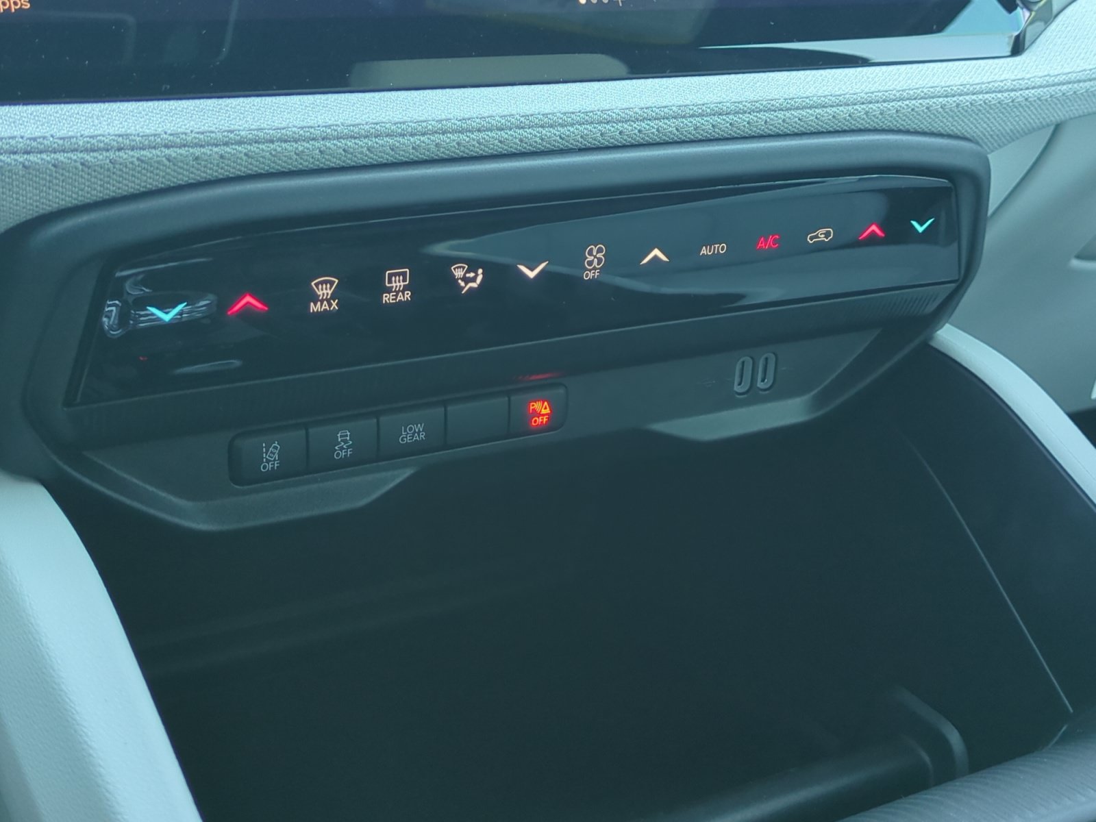 New 2026 Jeep Cherokee Laredo AWD/4WD image 30