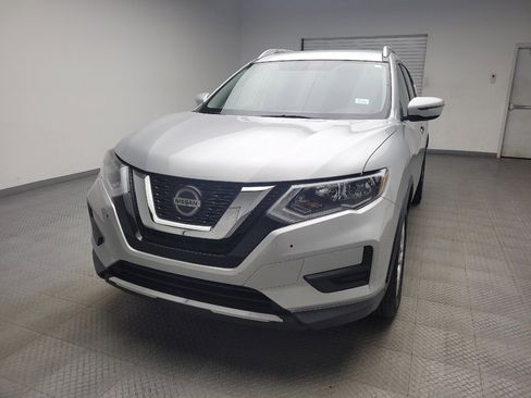 Used 2018 Nissan Rogue SV image 15