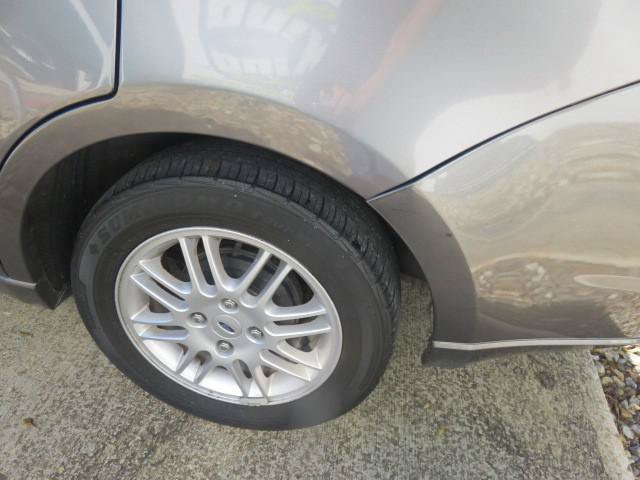 Used 2010 Ford Focus SE FWD image 26