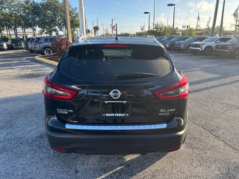Certified 2022 Nissan Rogue Sport SL image 6