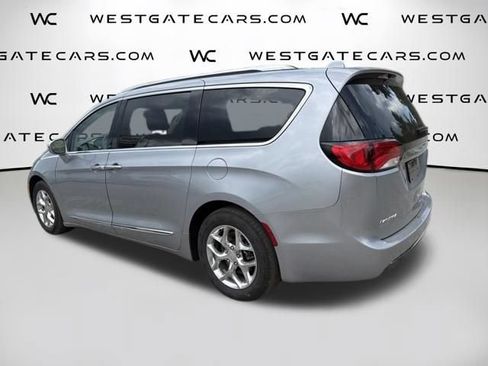 Used 2019 Chrysler Pacifica Limited FWD image 10