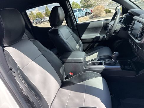 Used 2021 Toyota Tacoma TRD Off-Road w/ Technology Package image 33