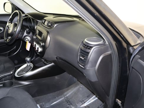 Used 2014 Kia Soul Base image 38