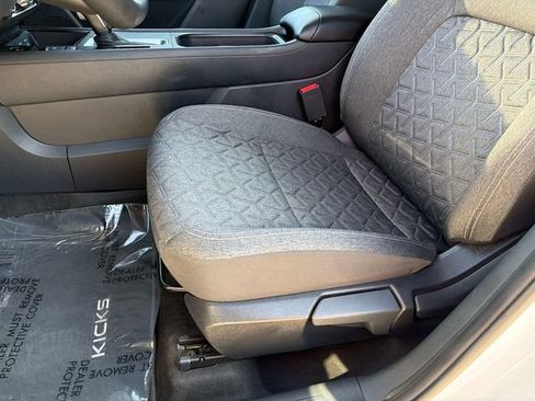 Used 2025 Nissan Kicks SV FWD image 17