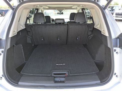 Certified 2025 Nissan Rogue SV w/ SV Premium Package image 9