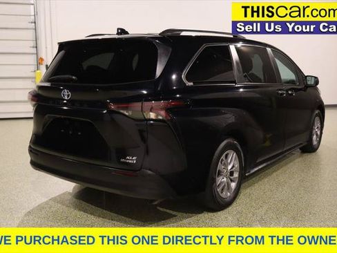 Used 2023 Toyota Sienna XLE FWD image 10