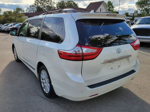 Used 2017 Toyota Sienna Limited Premium w/ Advanced Technology Package FWD image 5